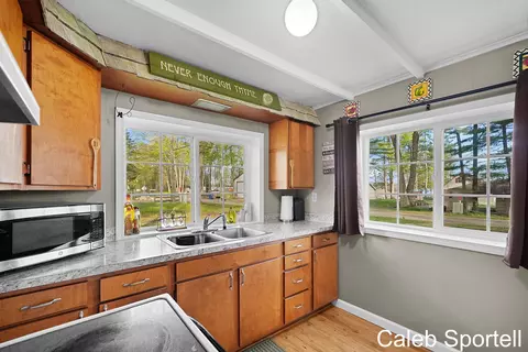 Kitchen - 1983 Wolf Lake Dr, Baldwin, MI 49304 photo 2 of 2