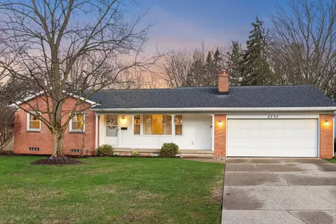 2757 Leelanau Dr NE, Grand Rapids, MI 49525