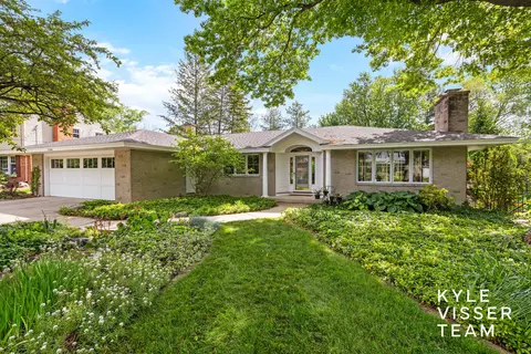 1104 Idema Dr SE, East Grand Rapids, MI 49506