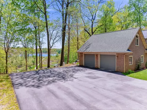 Exterior - 2099 E Clear Lake Rd, Buchanan, MI 49107 photo 11 of 15