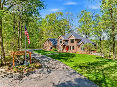 2099 E Clear Lake Rd, Buchanan, MI 49107