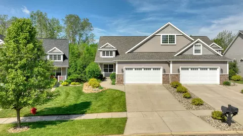 4032 Stoneridge Dr, Jackson, MI 49203