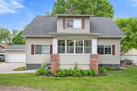 715 3 Mile Rd NE, Grand Rapids, MI 49505