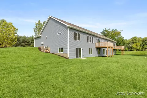Exterior - 748 Noble Dr, Belding, MI 48809 photo 3 of 5