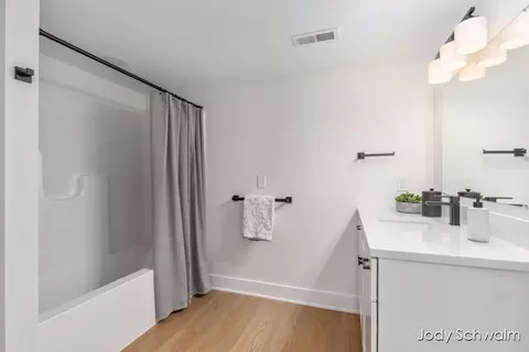 Bath - 748 Noble Dr, Belding, MI 48809 photo 3 of 3