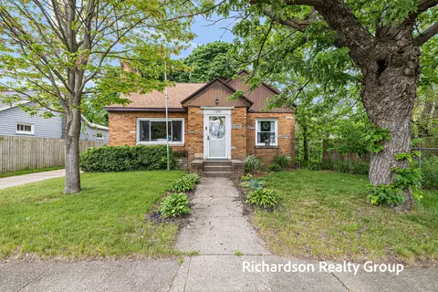 1261 Graf St, Muskegon, MI 49442