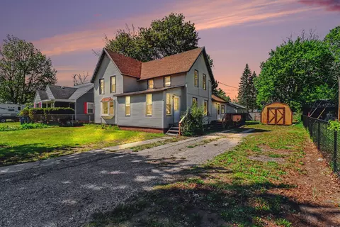 420 W 5th St, Evart, MI 49631