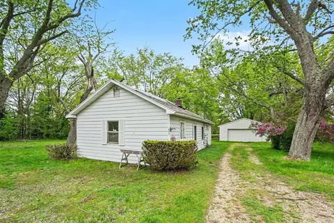 620 Wilson Rd, Spring Lake, MI 49456