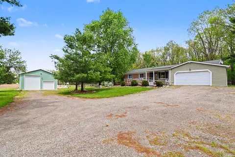 6350 Byron Rd, Howell, MI 48855