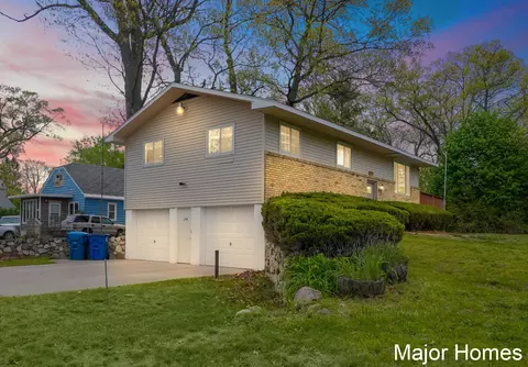 1388 East St, Muskegon, MI 49442