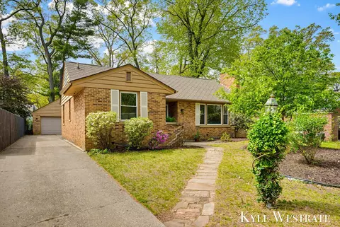 1575 Ridge Ave, Muskegon, MI 49441