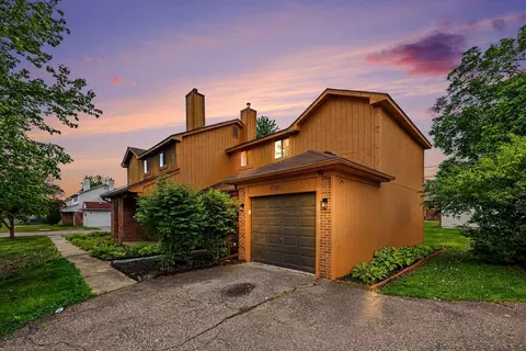 23227 Middlebelt Rd, Farmington, MI 48336