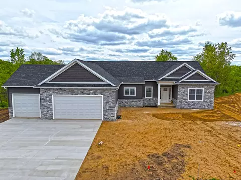 70055 Ashley Dr, Edwardsburg, MI 49112