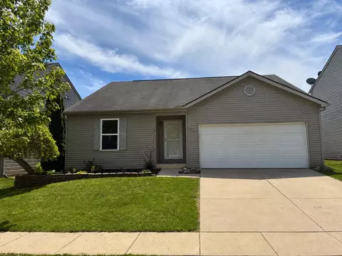 8603 Cass River Dr, Fowlerville, MI 48836