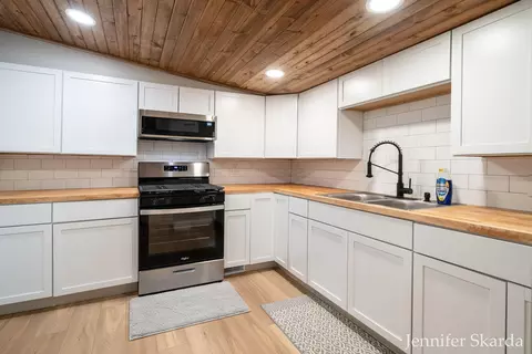 Kitchen - 415 N State Rd, Belding, MI 48809 photo 1 of 6