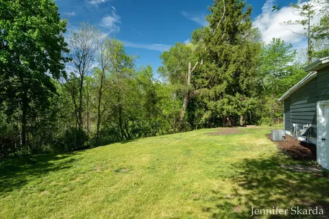 Exterior - 415 N State Rd, Belding, MI 48809 photo 5 of 9