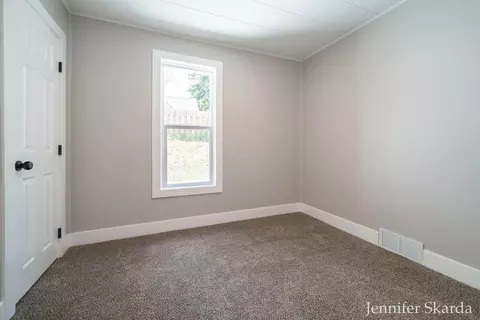 Bedroom - 415 N State Rd, Belding, MI 48809 photo 4 of 5
