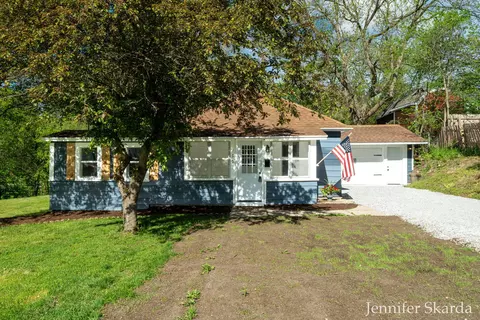 415 N State Rd, Belding, MI 48809