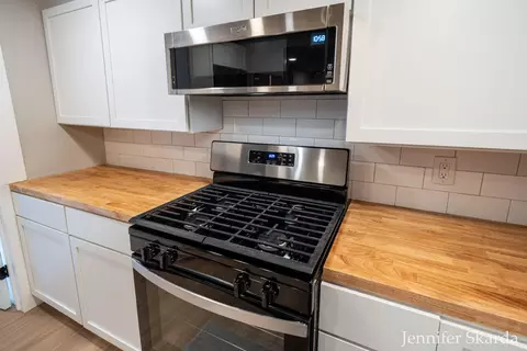 Kitchen - 415 N State Rd, Belding, MI 48809 photo 6 of 6