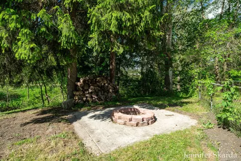 Exterior - 415 N State Rd, Belding, MI 48809 photo 7 of 9