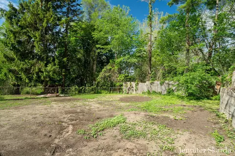 Exterior - 415 N State Rd, Belding, MI 48809 photo 8 of 9