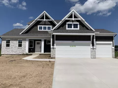 6595 Inwood Ridge Dr NE, Rockford, MI 49341
