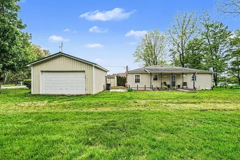 66713 Territorial Rd, Lawrence, MI 49064