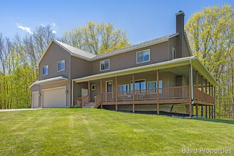 197 Leonard St NW, Grand Rapids, MI 49534