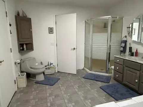 Bath - 4323 Broadview Ln, Lupton, MI 48635 photo 1 of 3
