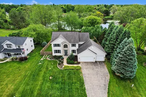 76 Kristin Dr, Marshall, MI 49068