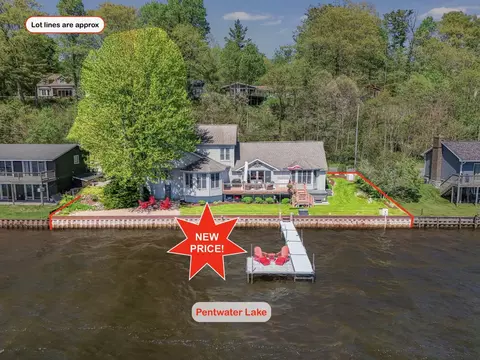 5267 W Monroe Rd, Pentwater, MI 49449