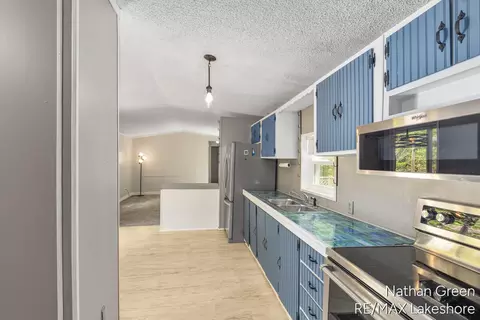 957 Maple St, Pullman, MI 49450 photo 11