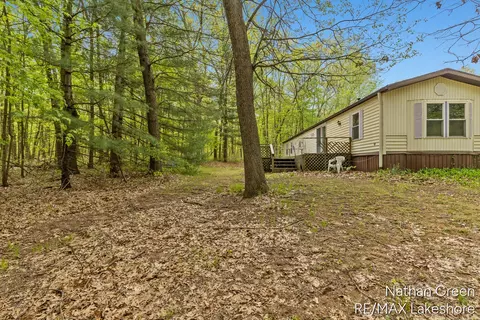 957 Maple St, Pullman, MI 49450 photo 18