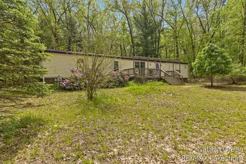 957 Maple St, Pullman, MI 49450 photo 3