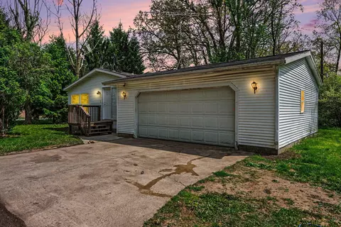 62252 Shaffer Rd, Constantine, MI 49042