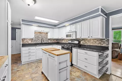 Kitchen - 16660 M-89, Augusta, MI 49012 photo 3 of 5
