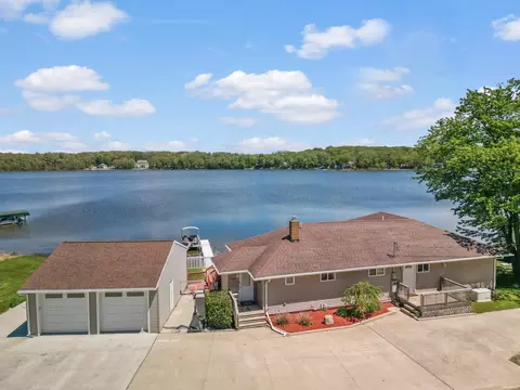 2772 S Wisner Ave, Fremont, MI 49412