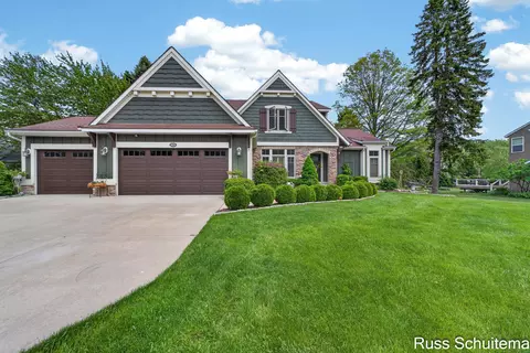3924 Harbor Breeze Dr, Muskegon, MI 49441