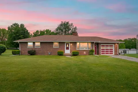 407 E Van Buren St, Gobles, MI 49055