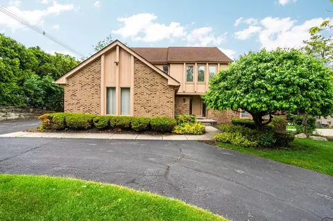 33801 York Ridge St, Farmington Hills, MI 48331