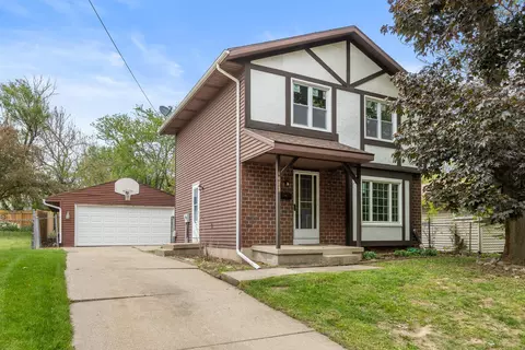 1073 Sweet St NE, Grand Rapids, MI 49505