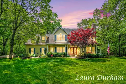 6312 Silver Lake Dr, Saugatuck, MI 49453