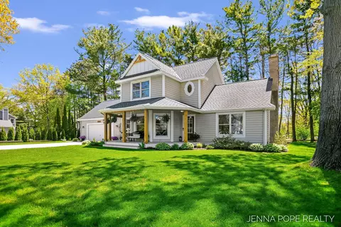 16084 Delta View Dr, Grand Haven, MI 49417