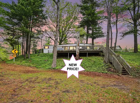 8408 W Easy St, Mears, MI 49436