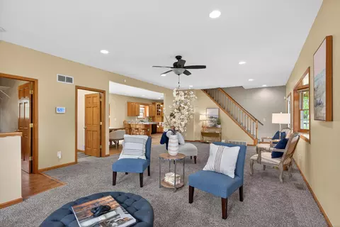 Living - 7121 Glendale Pl, Jackson, MI 49201 photo 2 of 4