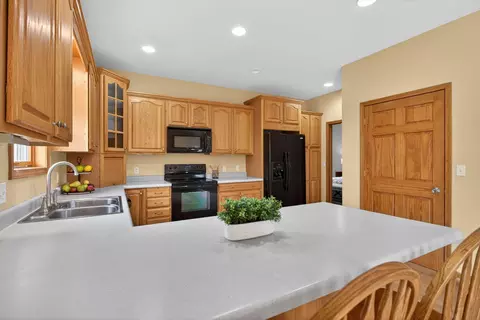 Kitchen - 7121 Glendale Pl, Jackson, MI 49201 photo 4 of 4
