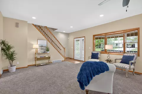 Living - 7121 Glendale Pl, Jackson, MI 49201 photo 3 of 4