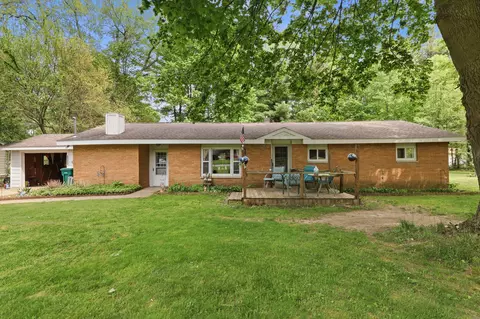 2205 S Broadway St, Hastings, MI 49058