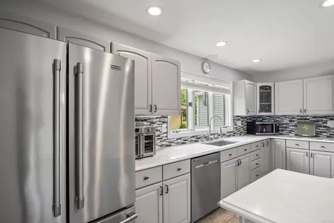 Kitchen - 607 Apache Dr, Fremont, MI 49412 photo 2 of 3
