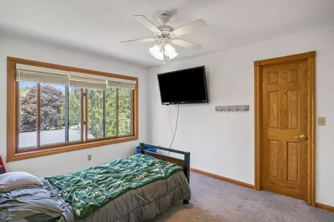 Bedroom - 607 Apache Dr, Fremont, MI 49412 photo 4 of 9